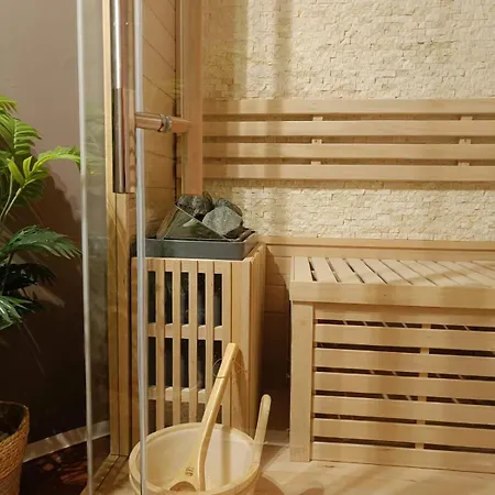 Le De La Hulle Maison Privee Avec Sauna, Jacuzzi Et Bar *