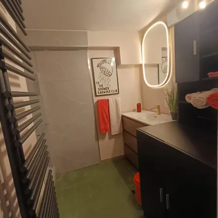 Le De La Hulle Maison Privee Avec Sauna, Jacuzzi Et Bar *