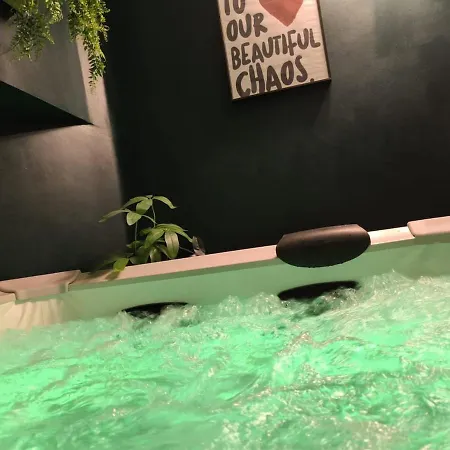 Le De La Hulle Maison Privee Avec Sauna, Jacuzzi Et Bar Дом отдыха *