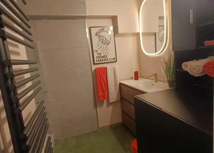 Le De La Hulle Maison Privee Avec Sauna, Jacuzzi Et Bar *